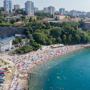 apartments-skoljka-rijeka.primorje-gorskikotar.com/